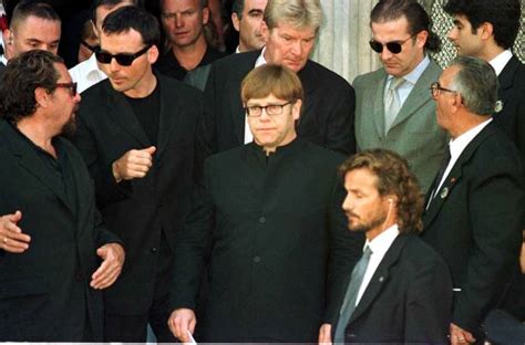 elton john funerale di gianni versace|ITALY: MILAN: MEMORIAL SERVICE TO GIANNI VERSACE.